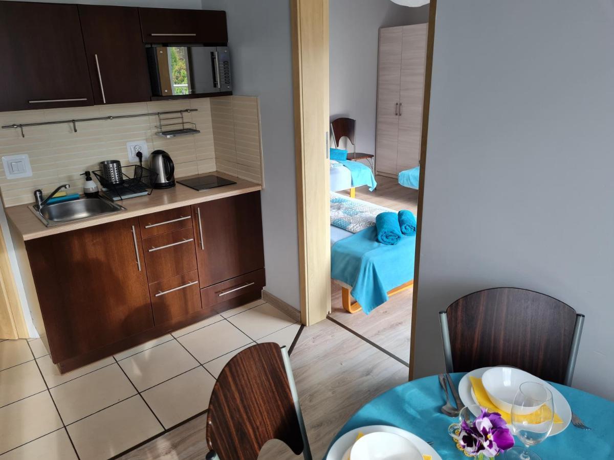 Bela - Pokoje Z Aneksami I Apartamenty โควอบเซก ภายนอก รูปภาพ