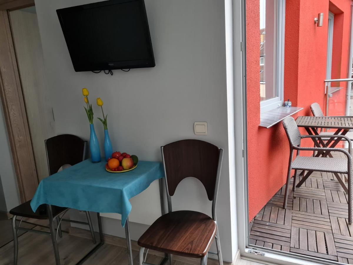 Bela - Pokoje Z Aneksami I Apartamenty โควอบเซก ภายนอก รูปภาพ
