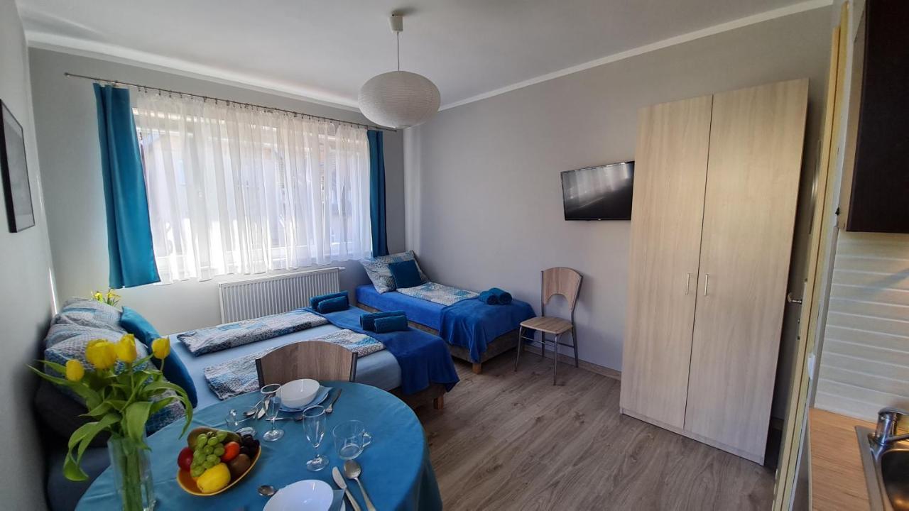 Bela - Pokoje Z Aneksami I Apartamenty โควอบเซก ภายนอก รูปภาพ
