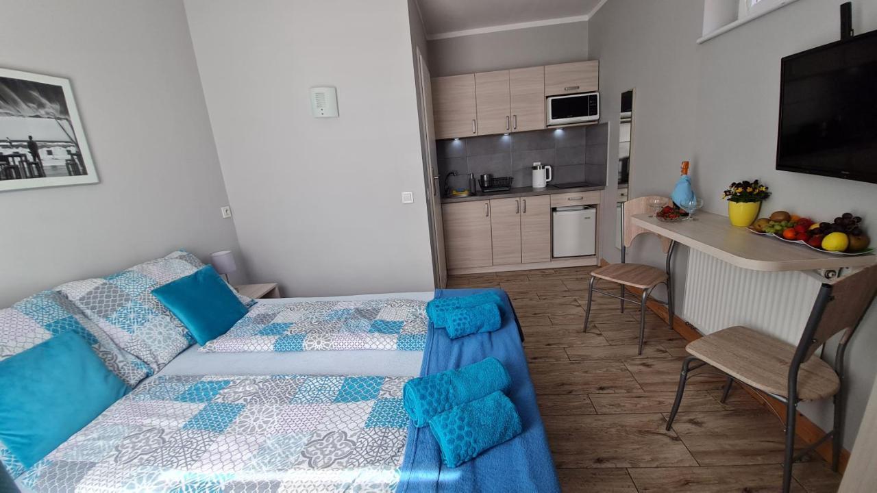 Bela - Pokoje Z Aneksami I Apartamenty โควอบเซก ภายนอก รูปภาพ