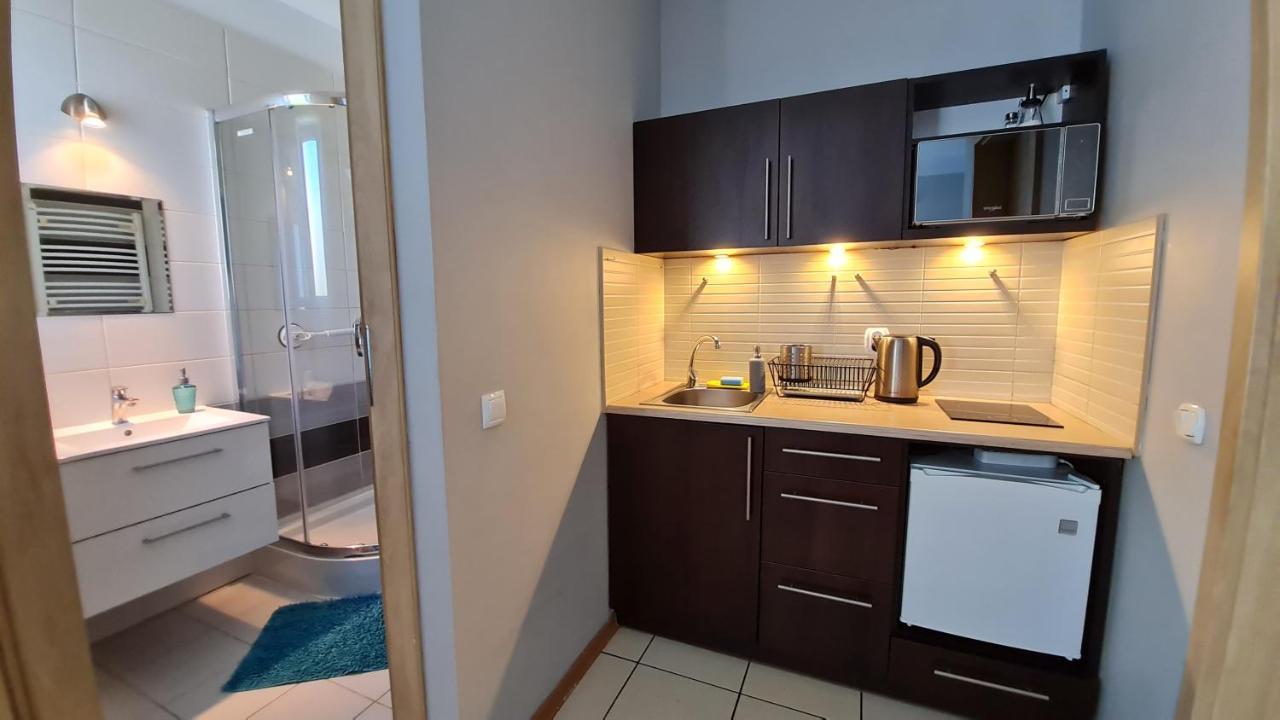 Bela - Pokoje Z Aneksami I Apartamenty โควอบเซก ภายนอก รูปภาพ