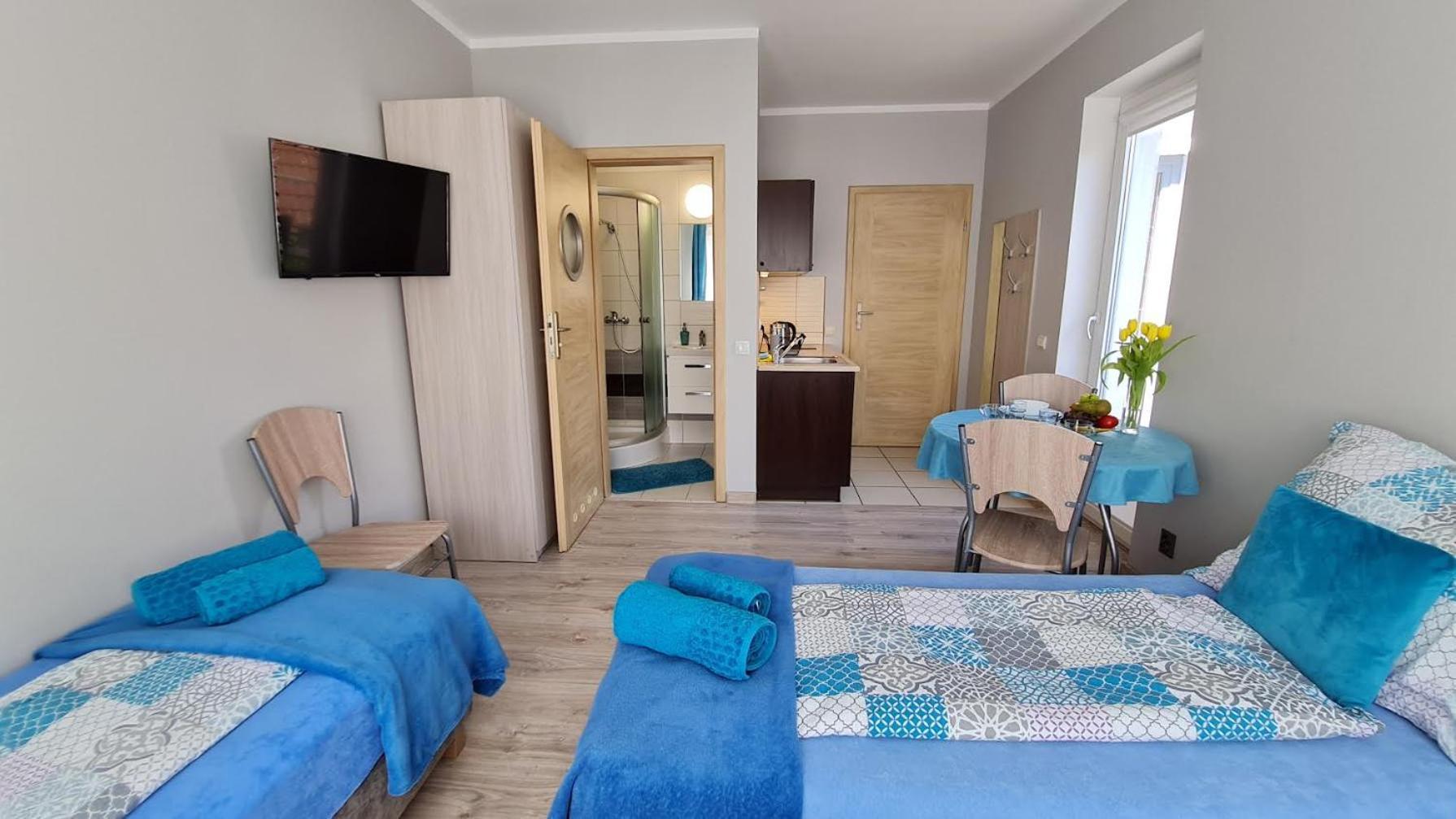 Bela - Pokoje Z Aneksami I Apartamenty โควอบเซก ภายนอก รูปภาพ
