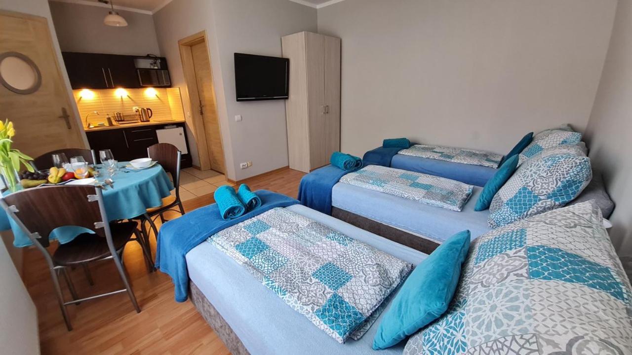 Bela - Pokoje Z Aneksami I Apartamenty โควอบเซก ภายนอก รูปภาพ